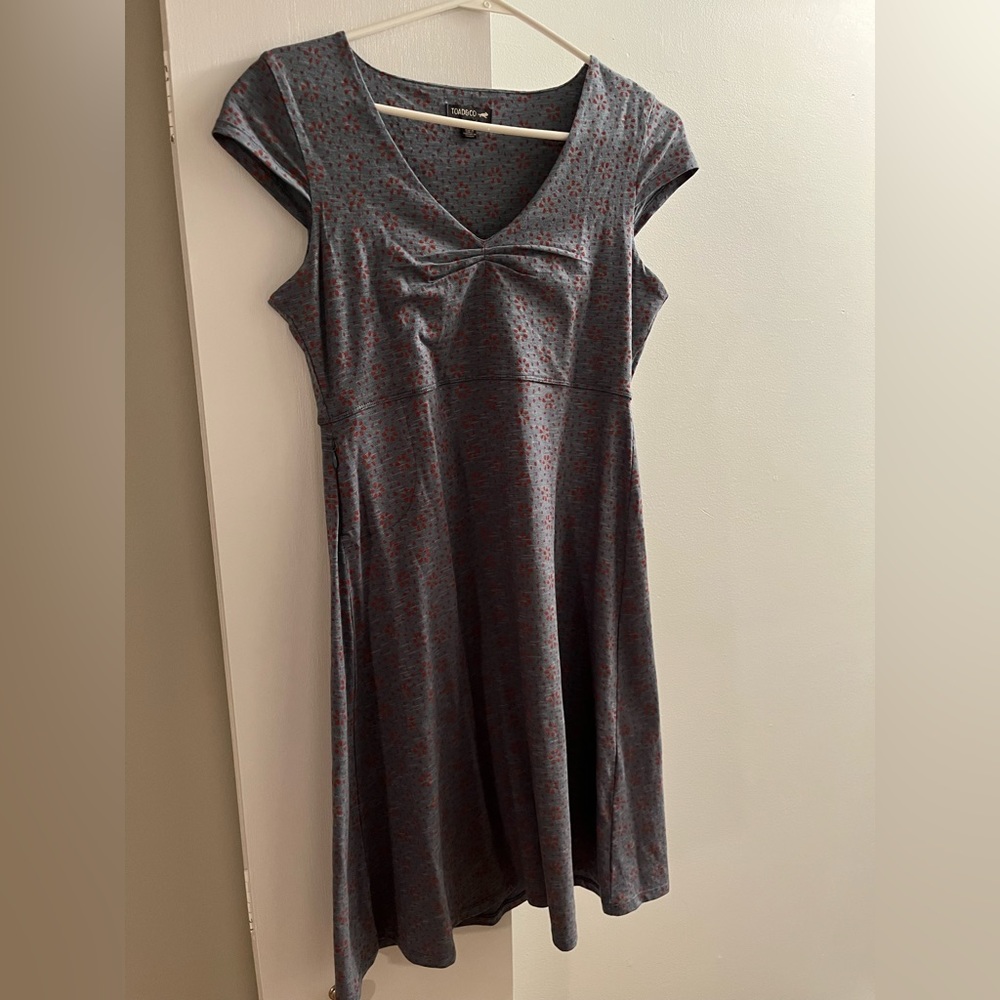 Summer athletic casual dress. Toad & Co. size small.